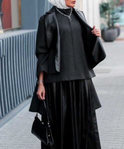 Alternative view of W t 13 suit